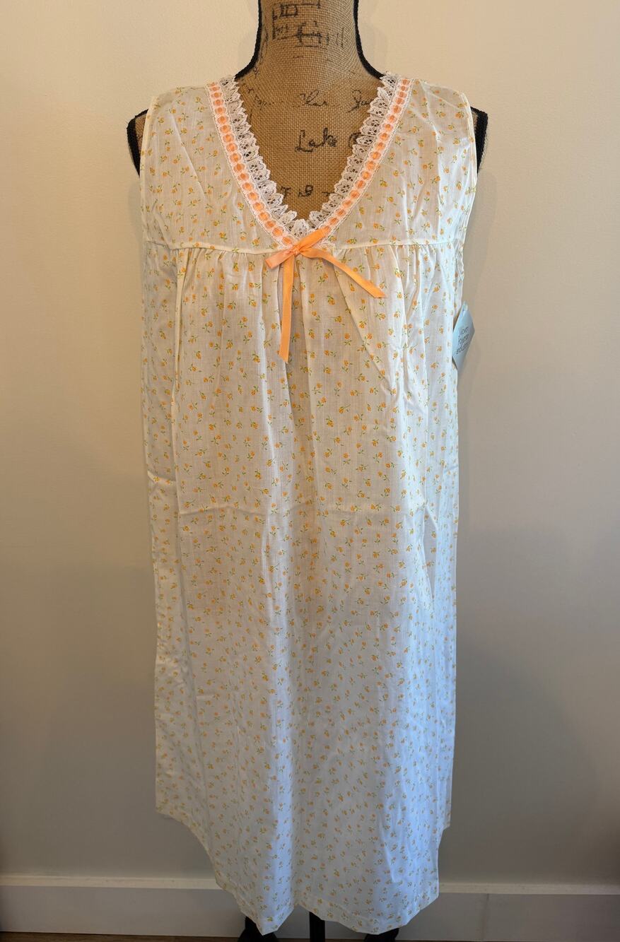 Vintage NOS Brushed Knits NWT Pajama Night Gown Size Medium White Yellow Floral